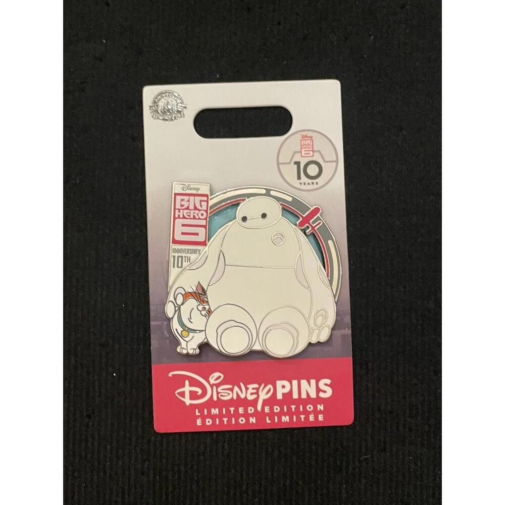 Disney Big Hero 6 10th Anniversary Baymax And Mochi LE Disney Pin